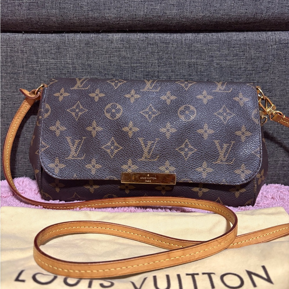 Louis Vuitton Favorite Mm Monogram Crossbody Bag